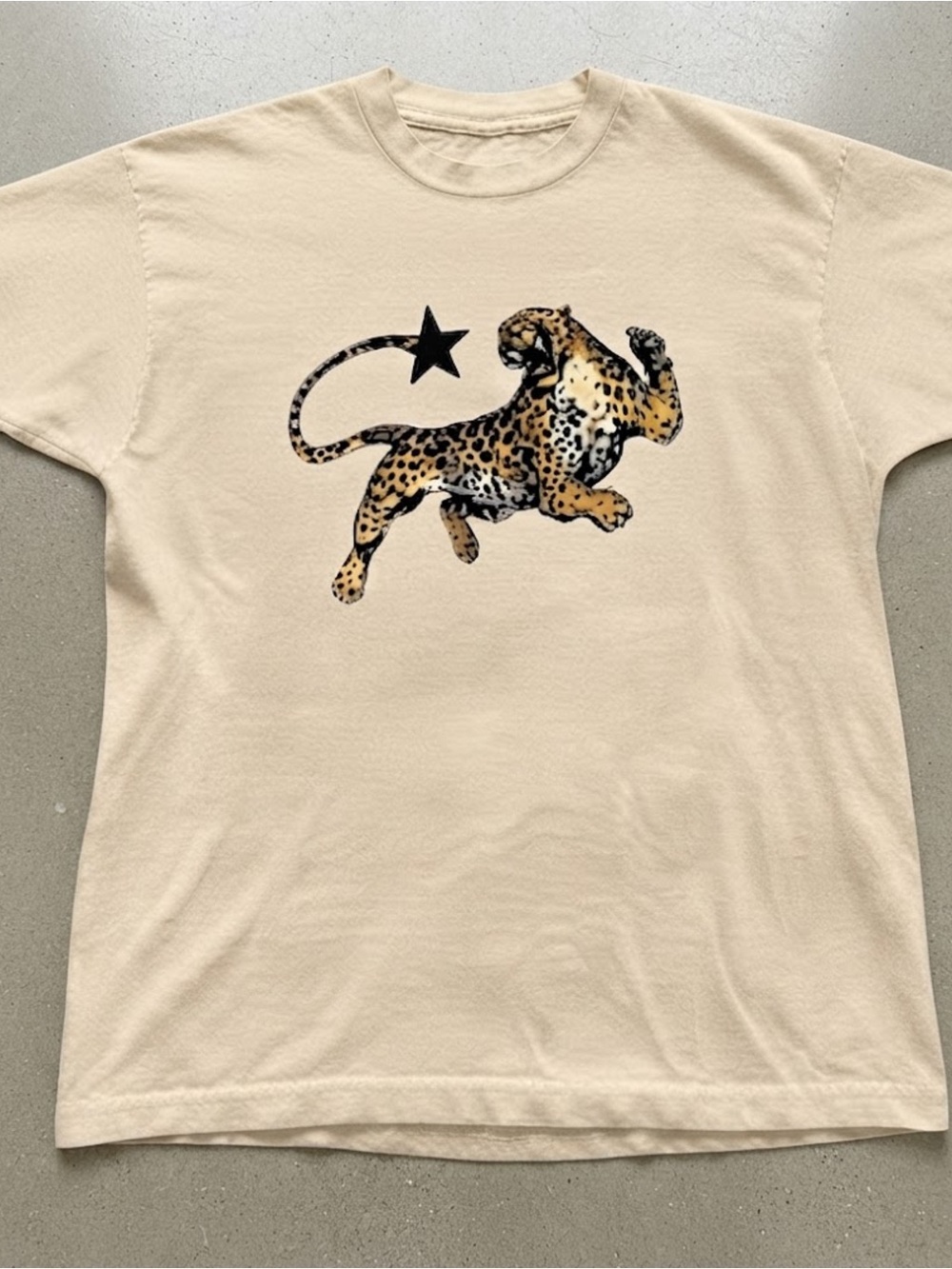 Leopard Star Graphic Gildan T-Shirt Beige Crewneck Casual Tee